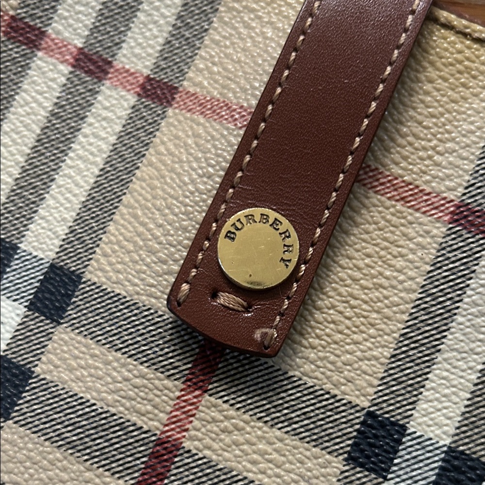 Vintage Burberry Tan and Brown Checkered Tote Bag - Picture 9 of 16